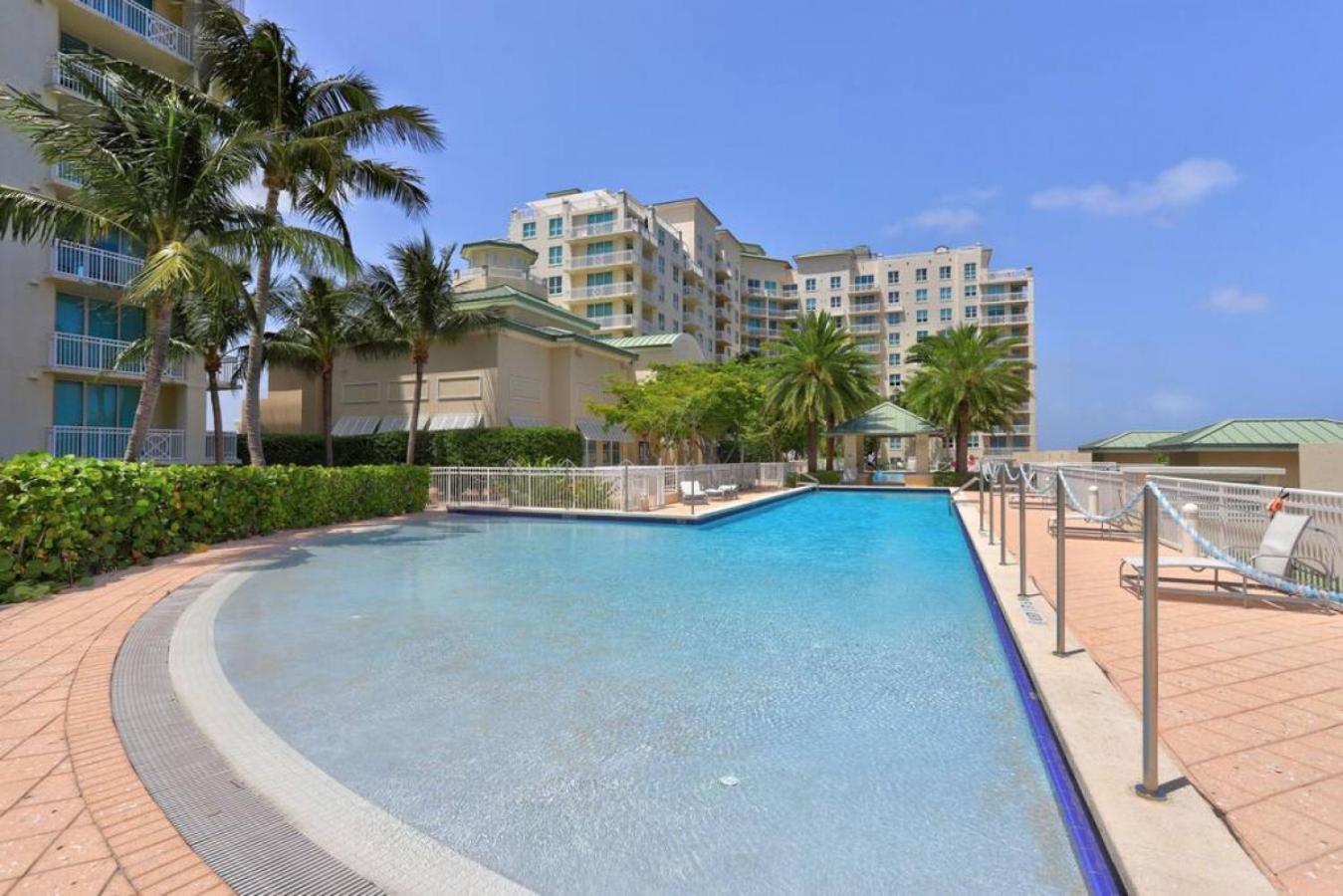 1Br Rooftop Pool-10 Min Walk To Beach ボイントンビーチ エクステリア 写真