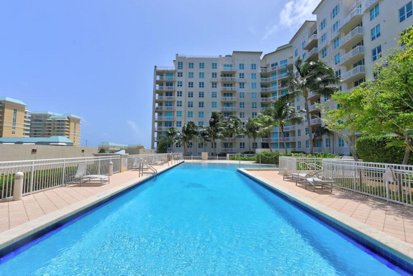 1Br Rooftop Pool-10 Min Walk To Beach ボイントンビーチ エクステリア 写真